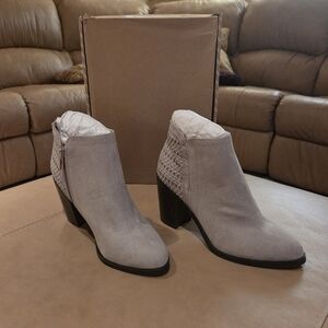 Elegant Women's Gray Ankle Booties
